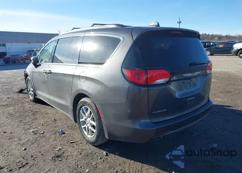 2021 Chrysler Voyager Lxi z USA, uszkodzony, nr VIN 2C4RC1DG1MR516178